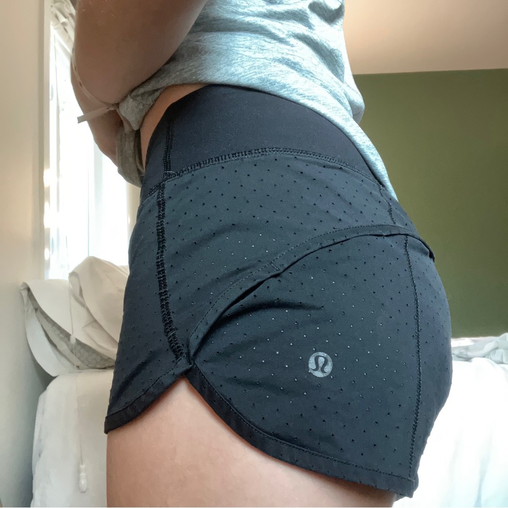 Lululemon Black Eyelet Size 2 Speed Up Shorts 3” inseam limited edition